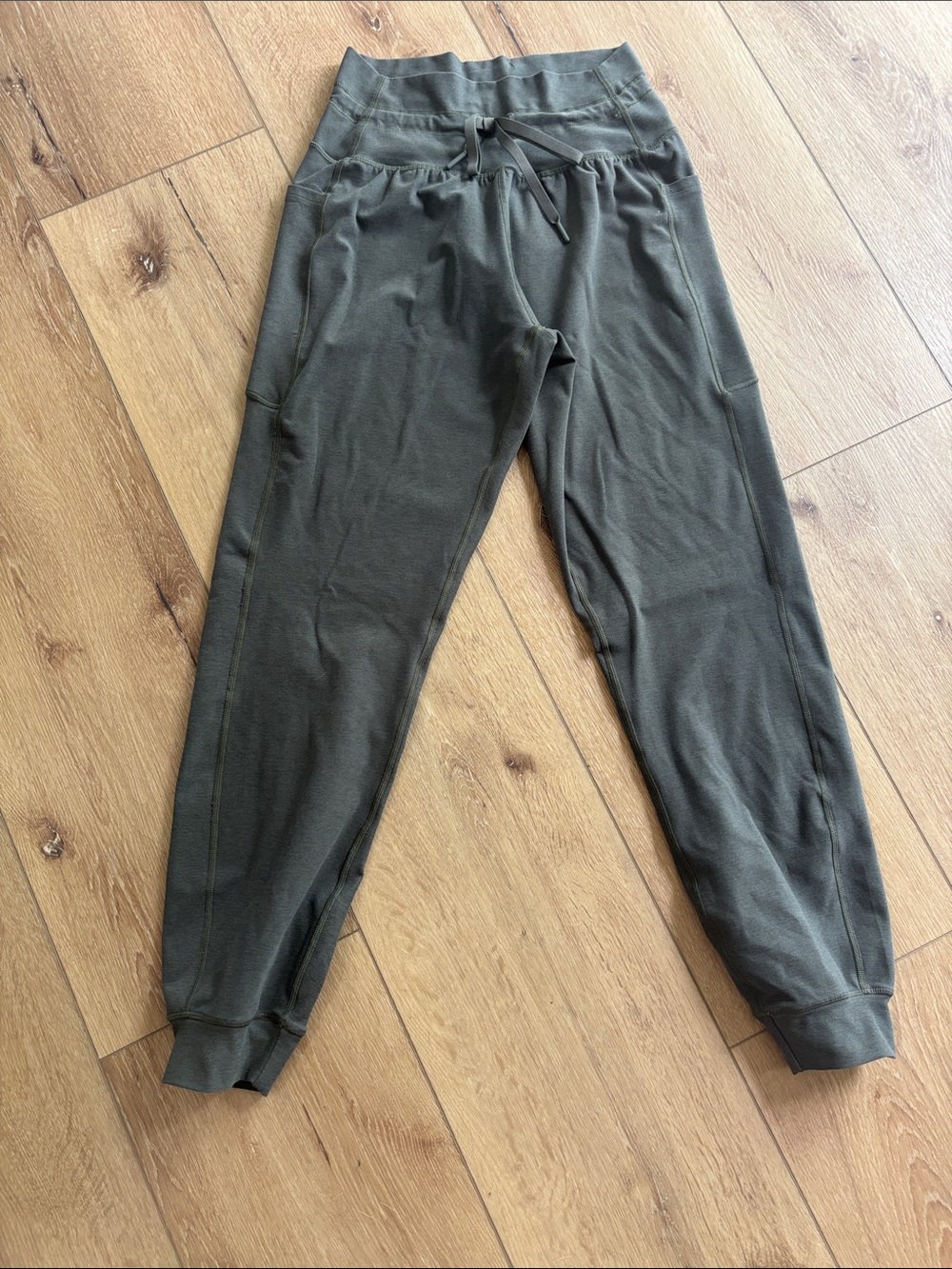 Beyond Yoga Olive Green Jogger Pants - Comfortable Drawstring Waist